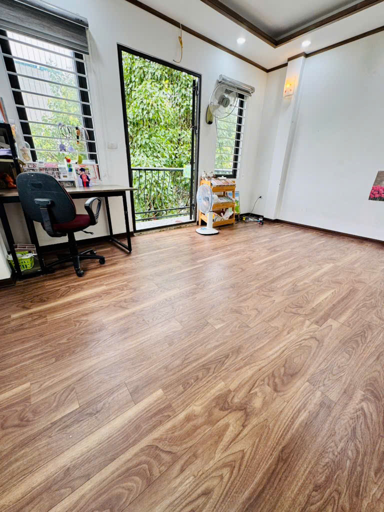 Tôi chính chủ bán nhà riêng phố Nguyễn Đức Cảnh, q Hoàng Mai 45m 6T- Gara Ô tô, Lô góc. LH: 0986430899